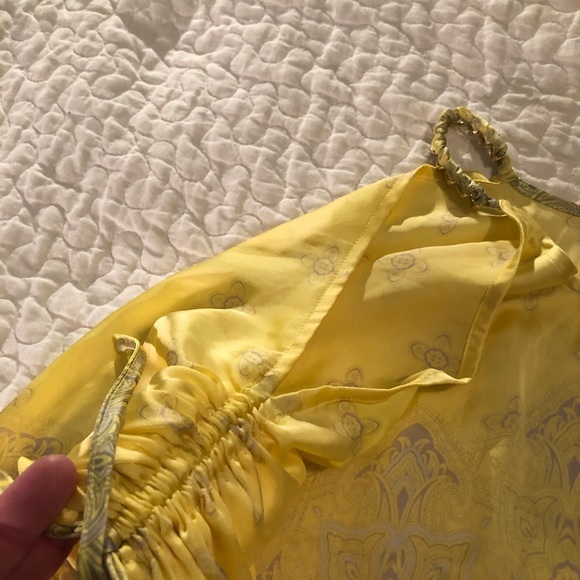 Beautiful cold shoulder blouse - Picture 5 of 7